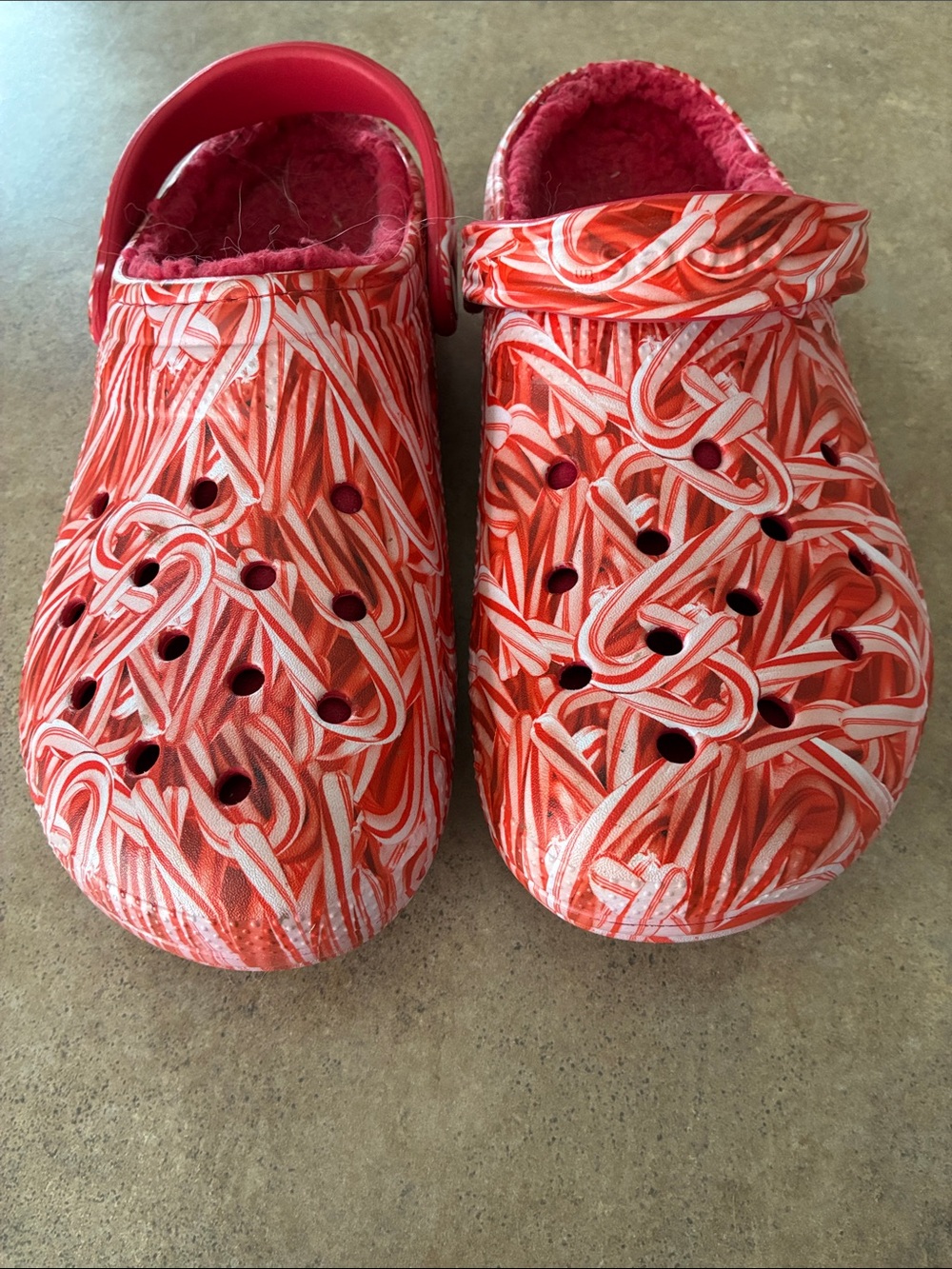 CROCS Men's Red and White Candy-Print Clogs with Red Lining Size M11